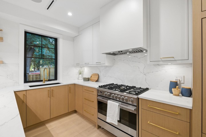 Photo 15 at 588 E 10th Avenue, Mount Pleasant VE, Vancouver East