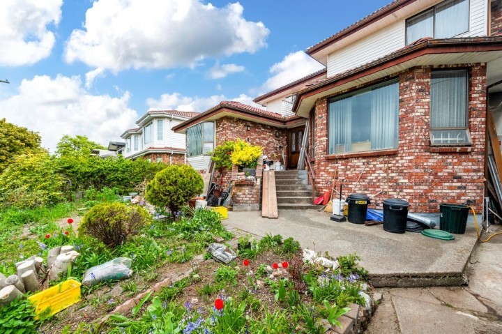 Photo 3 at 4338 Ontario Street, Main, Vancouver East
