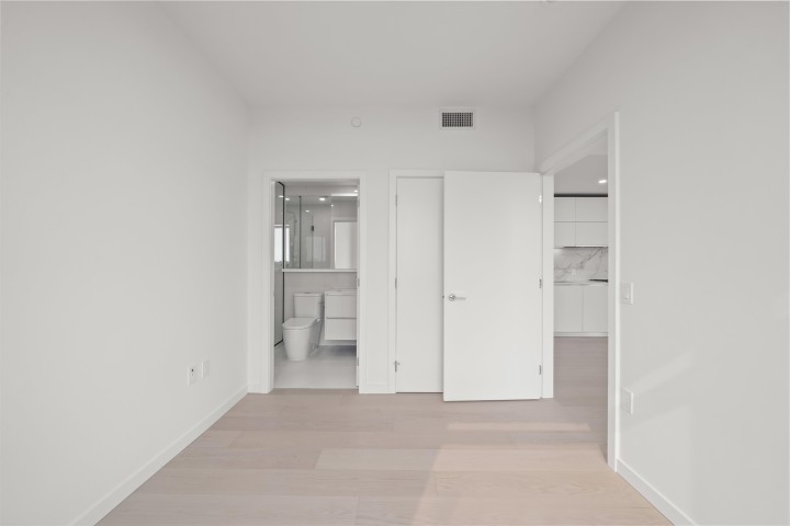 Photo 6 at 702 - 8415 Granville Street, S.W. Marine, Vancouver West