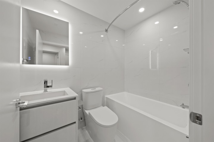 Photo 18 at 702 - 8415 Granville Street, S.W. Marine, Vancouver West