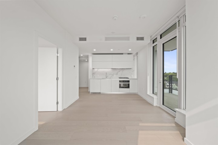 Photo 8 at 702 - 8415 Granville Street, S.W. Marine, Vancouver West