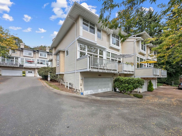 Photo 3 at 1 - 3596 Whitney Place, Champlain Heights, Vancouver East