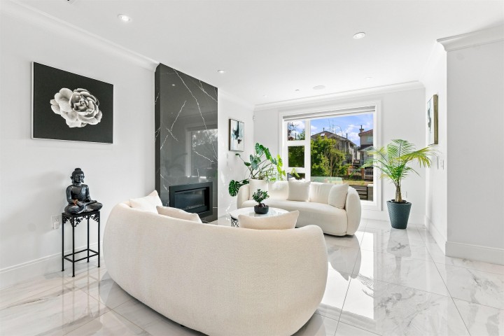 Photo 3 at 5577 Inverness Street, Knight, Vancouver East
