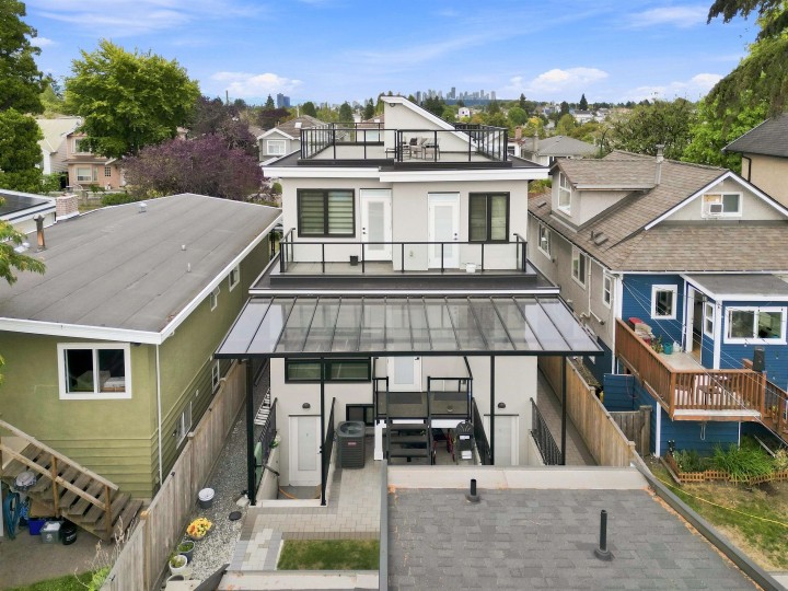 Photo 1 at 5577 Inverness Street, Knight, Vancouver East