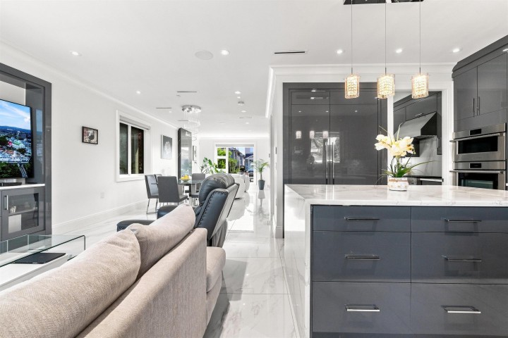 Photo 10 at 5577 Inverness Street, Knight, Vancouver East