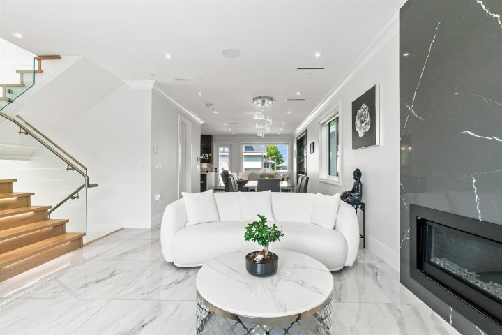 Photo 4 at 5577 Inverness Street, Knight, Vancouver East
