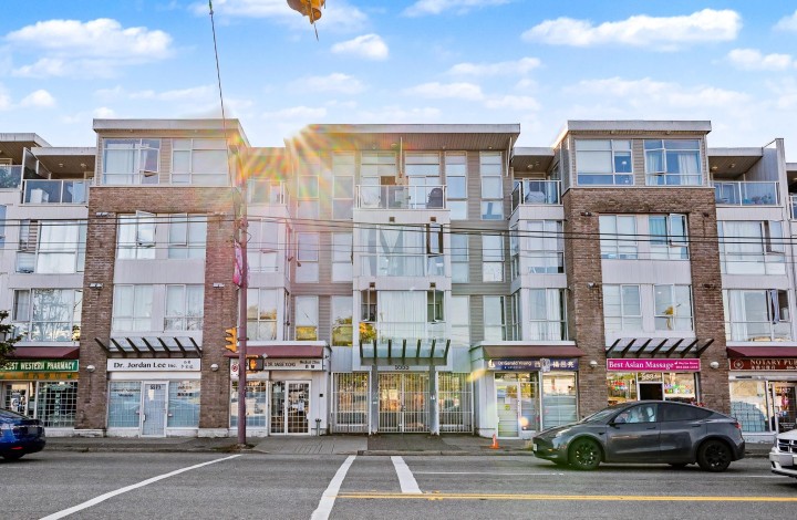 Photo 1 at 203 - 5555 Victoria Drive, Victoria VE, Vancouver East