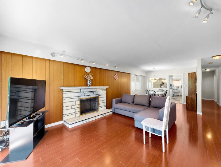 Photo 12 at 245 W 63rd Avenue, Marpole, Vancouver West