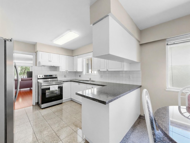 Photo 14 at 245 W 63rd Avenue, Marpole, Vancouver West