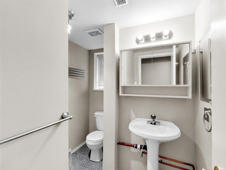 Photo 8 at 245 W 63rd Avenue, Marpole, Vancouver West