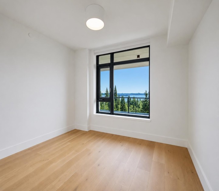 Photo 9 at 402 - 3101 Burfield Place, Cypress Park Estates, West Vancouver