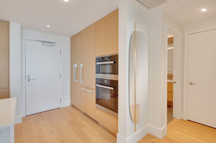 Photo 4 at 402 - 3101 Burfield Place, Cypress Park Estates, West Vancouver