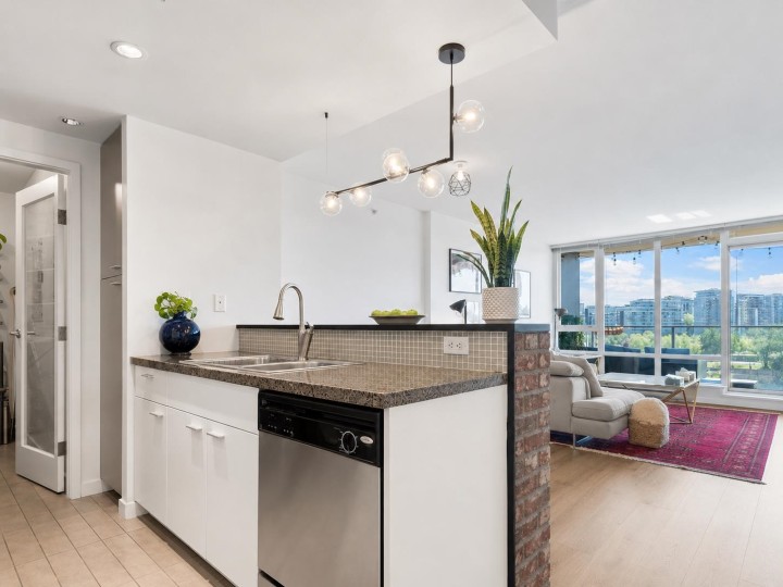 Photo 10 at 801 - 980 Cooperage Way, Yaletown, Vancouver West