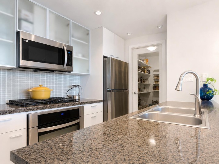 Photo 14 at 801 - 980 Cooperage Way, Yaletown, Vancouver West