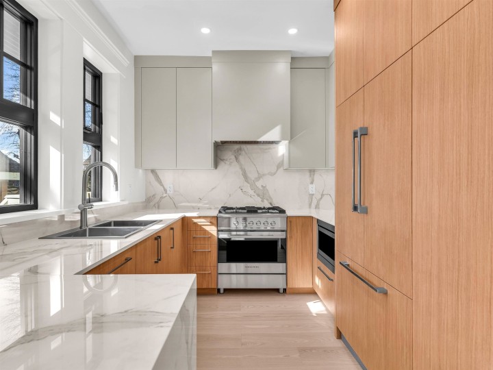 Photo 13 at 2566 W 2nd Avenue, Kitsilano, Vancouver West