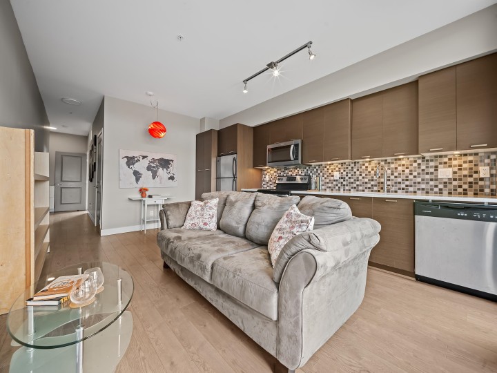 Photo 6 at 301 - 4372 Fraser Street, Fraser VE, Vancouver East