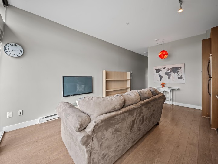Photo 5 at 301 - 4372 Fraser Street, Fraser VE, Vancouver East