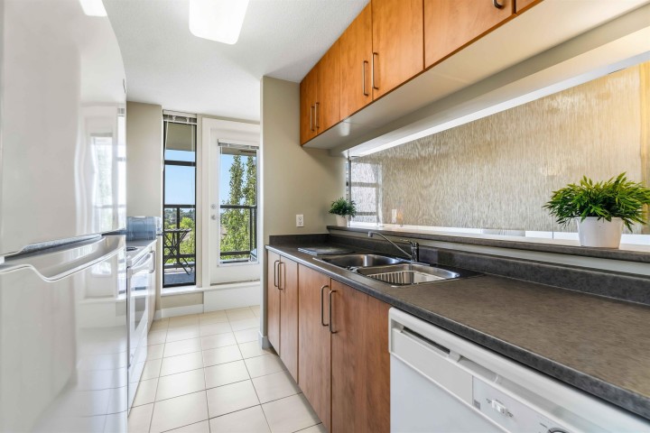 Photo 11 at 805 - 5380 Oben Street, Collingwood VE, Vancouver East