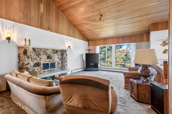 Photo 6 at 5618 Lancaster Street, Collingwood VE, Vancouver East