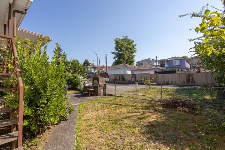 Photo 33 at 5618 Lancaster Street, Collingwood VE, Vancouver East