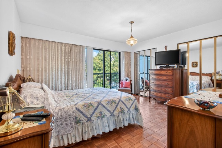 Photo 18 at 5618 Lancaster Street, Collingwood VE, Vancouver East