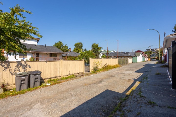 Photo 35 at 5618 Lancaster Street, Collingwood VE, Vancouver East