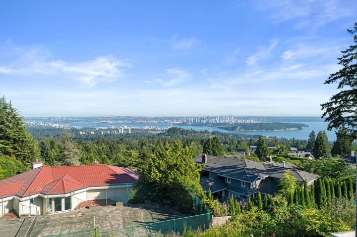 Photo 14 at 1424 Sandhurst Place, Chartwell, West Vancouver