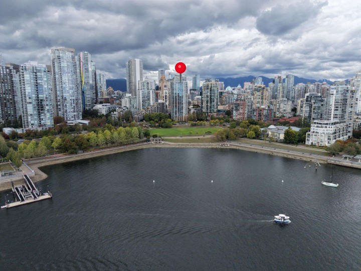 Photo 2 at 802 - 388 Drake Street, Yaletown, Vancouver West