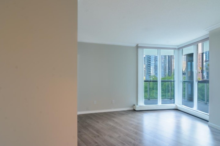 Photo 13 at 802 - 388 Drake Street, Yaletown, Vancouver West
