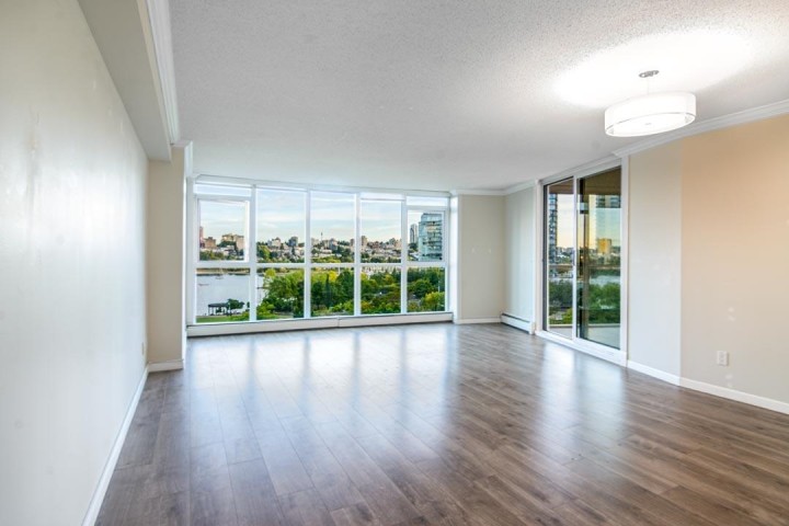 Photo 3 at 802 - 388 Drake Street, Yaletown, Vancouver West