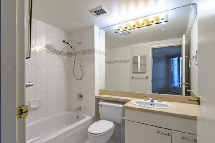 Photo 9 at 802 - 388 Drake Street, Yaletown, Vancouver West