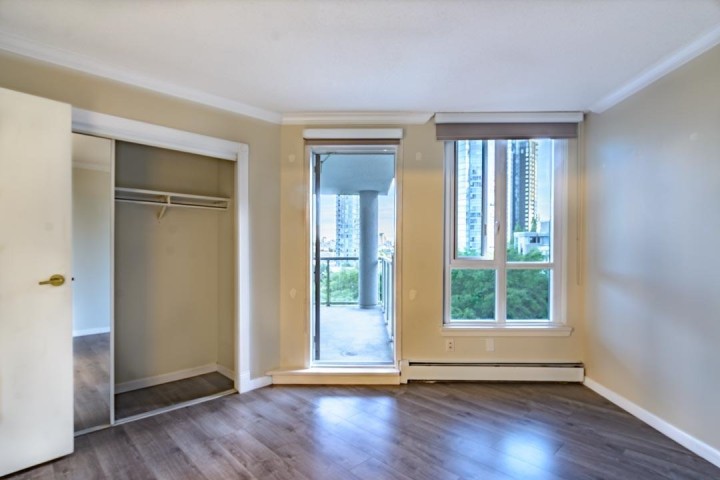 Photo 11 at 802 - 388 Drake Street, Yaletown, Vancouver West