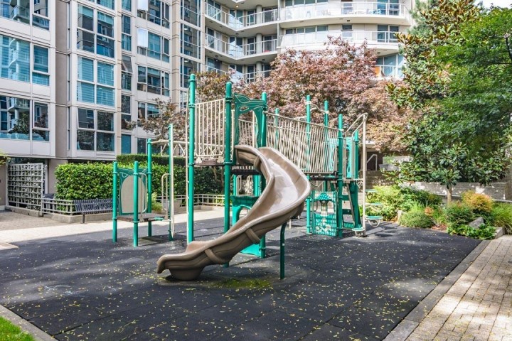 Photo 29 at 802 - 388 Drake Street, Yaletown, Vancouver West