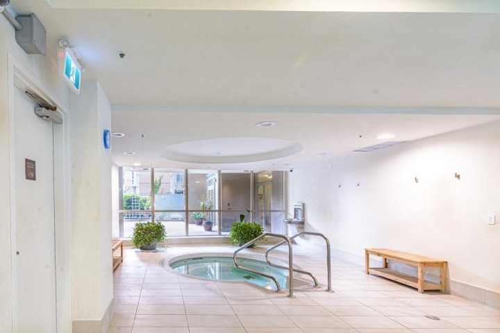 Photo 25 at 802 - 388 Drake Street, Yaletown, Vancouver West