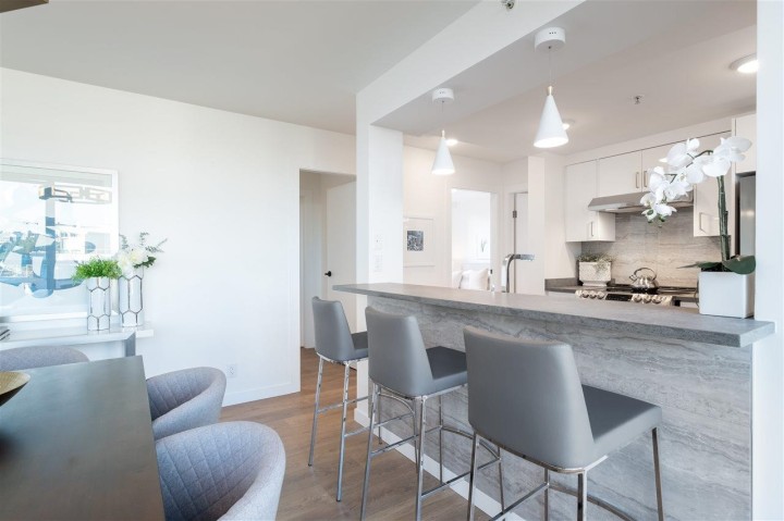 Photo 12 at 605 - 1228 Marinaside Crescent, Yaletown, Vancouver West
