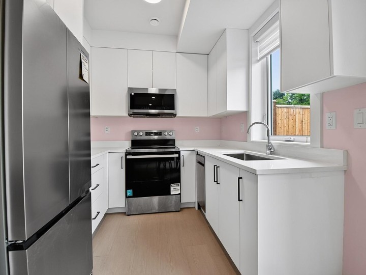 Photo 3 at 2 - 2254 E 24th Avenue, Victoria VE, Vancouver East
