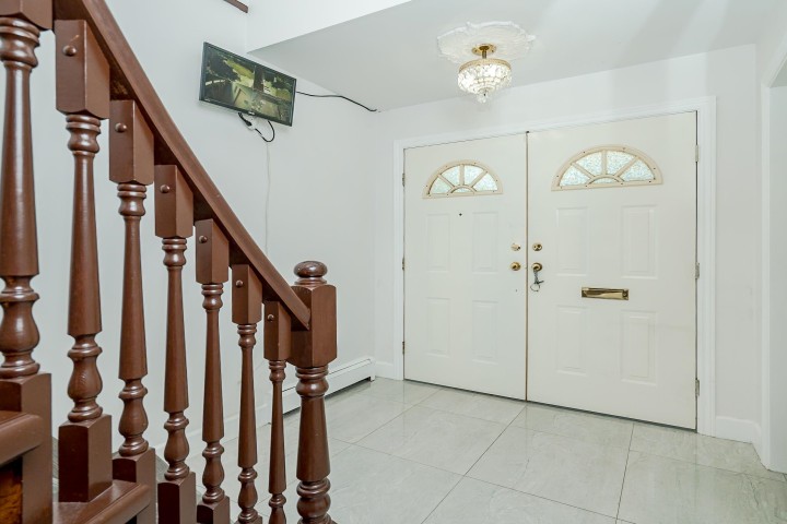 Photo 2 at 6074 Sherbrooke Street, Knight, Vancouver East