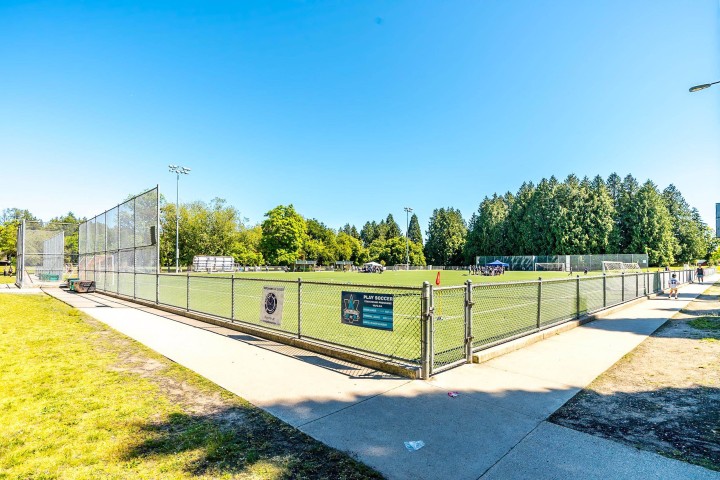 Photo 36 at 6074 Sherbrooke Street, Knight, Vancouver East
