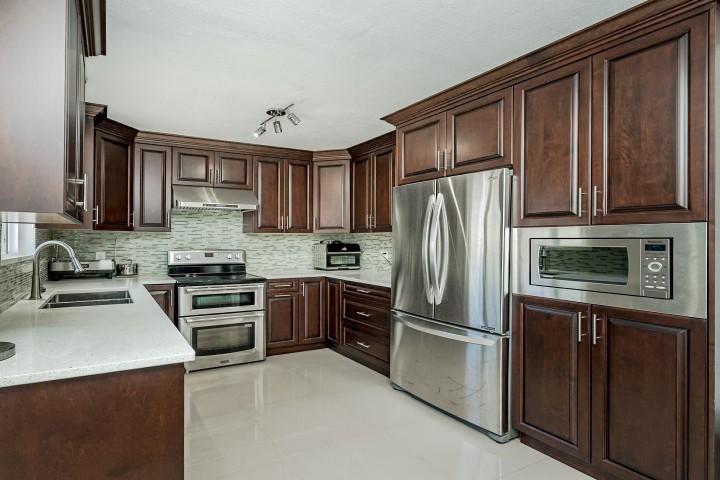 Photo 9 at 6074 Sherbrooke Street, Knight, Vancouver East