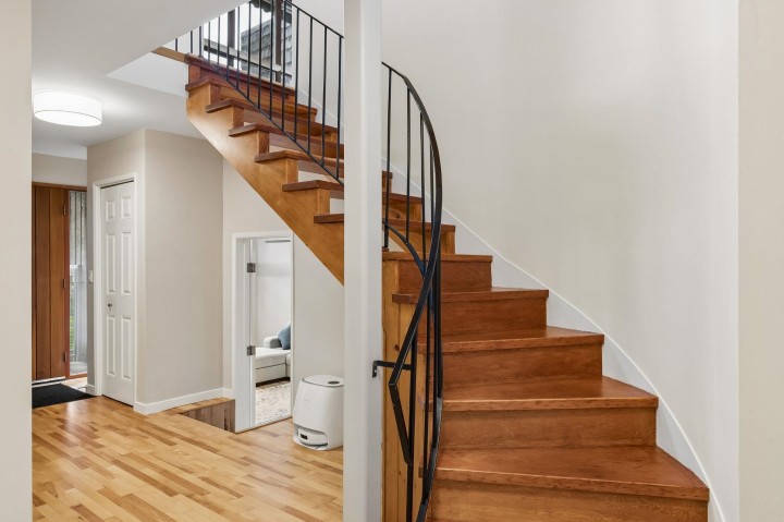 Photo 9 at 550 Ventura Crescent, Upper Delbrook, North Vancouver