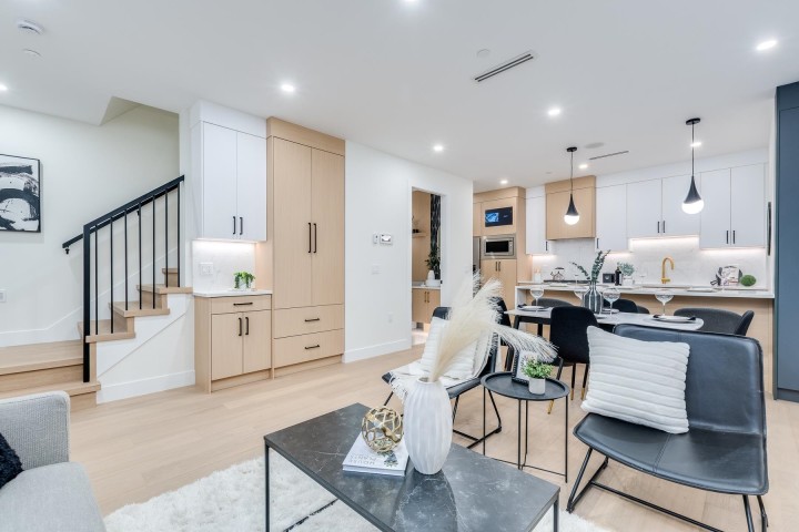 Photo 6 at 1 - 5461 Rhodes Street, Collingwood VE, Vancouver East