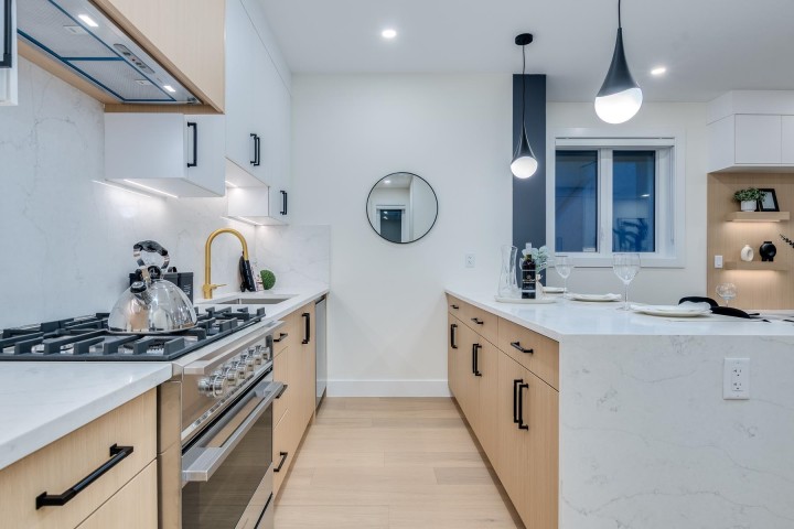 Photo 9 at 1 - 5461 Rhodes Street, Collingwood VE, Vancouver East