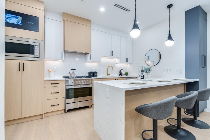 Photo 8 at 1 - 5461 Rhodes Street, Collingwood VE, Vancouver East