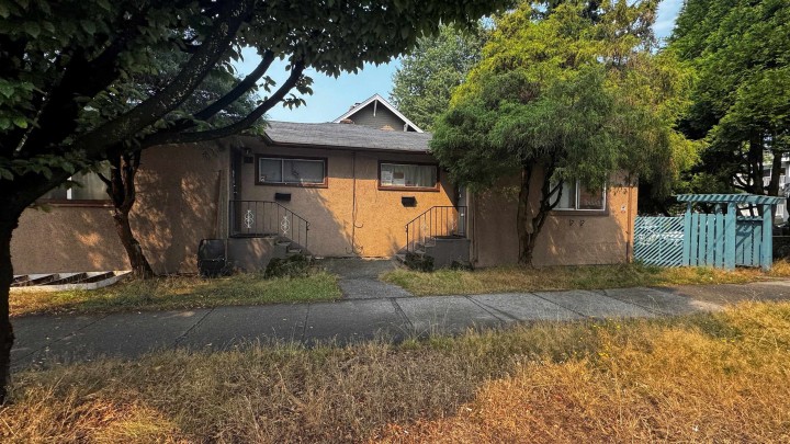 Photo 2 at 75 N Nanaimo Street, Hastings, Vancouver East