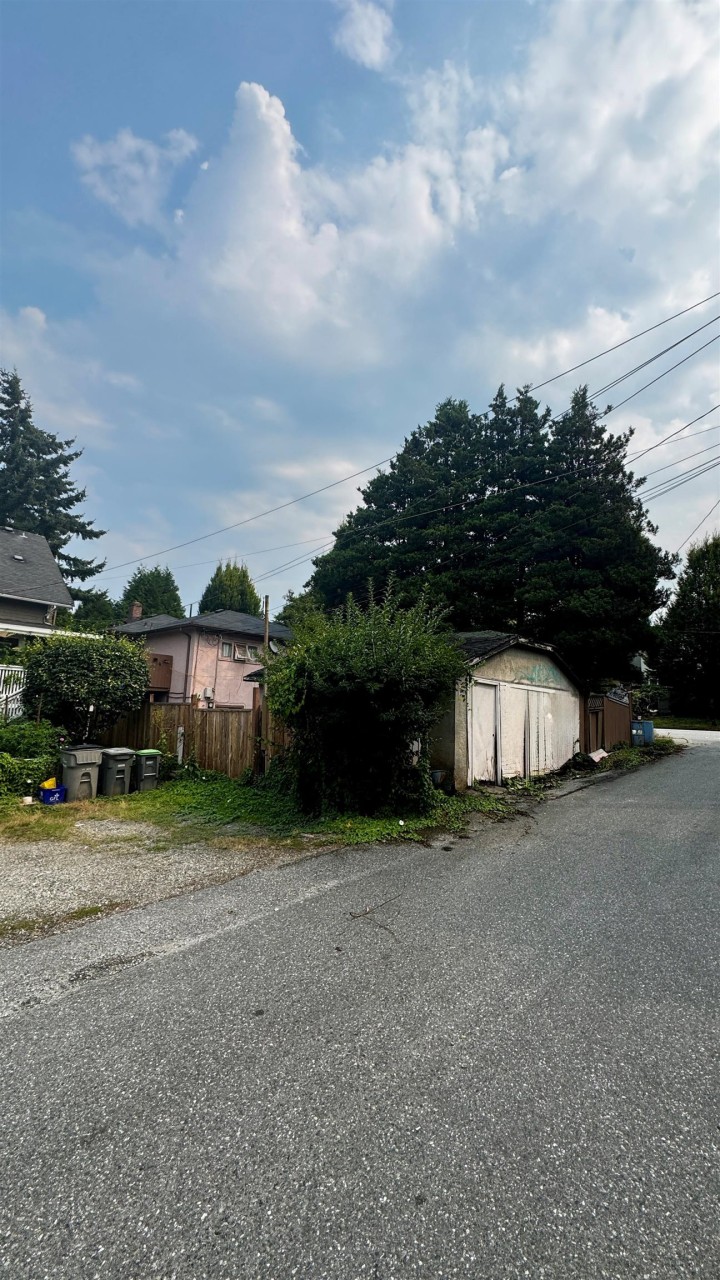 Photo 3 at 75 N Nanaimo Street, Hastings, Vancouver East