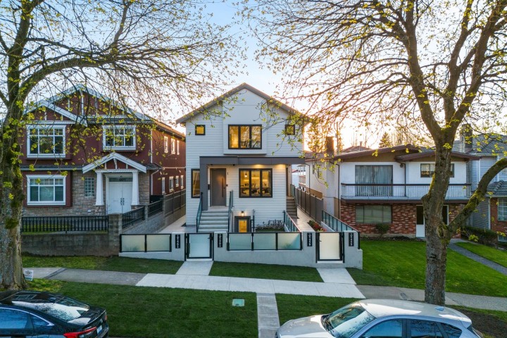 Photo 2 at 1 - 5459 Rhodes Street, Collingwood VE, Vancouver East
