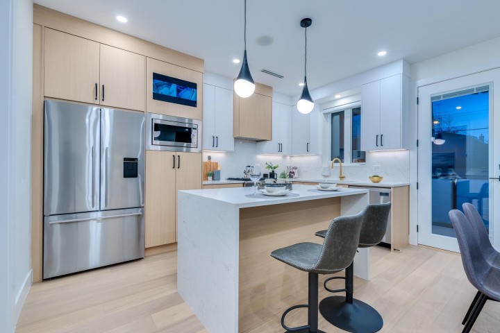 Photo 8 at 1 - 5459 Rhodes Street, Collingwood VE, Vancouver East