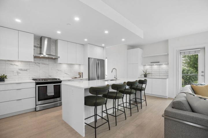 Photo 6 at 16 - 3596 Salal Drive, Roche Point, North Vancouver