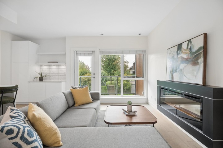 Photo 12 at 16 - 3596 Salal Drive, Roche Point, North Vancouver