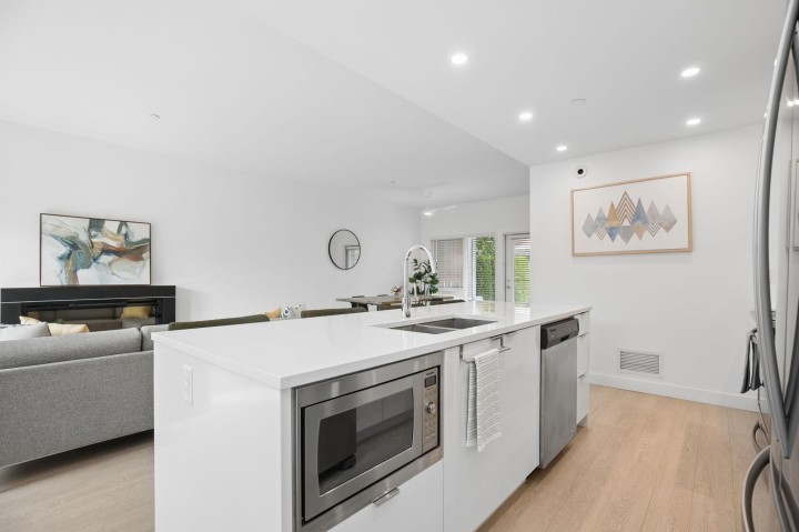 Photo 9 at 16 - 3596 Salal Drive, Roche Point, North Vancouver